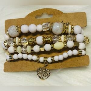 🤍🆕🤍White and Gold Stretchable Beaded Bracelet Set with Heart Charm